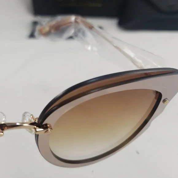 Delilah Sunglasses w/Carrying Case Cat Eye Mirrore - Picture 3 of 4